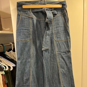 Anthropologie. Size 28. Wide leg with belt jeans.